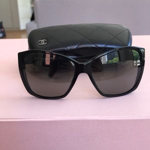 CHANEL sunglasses